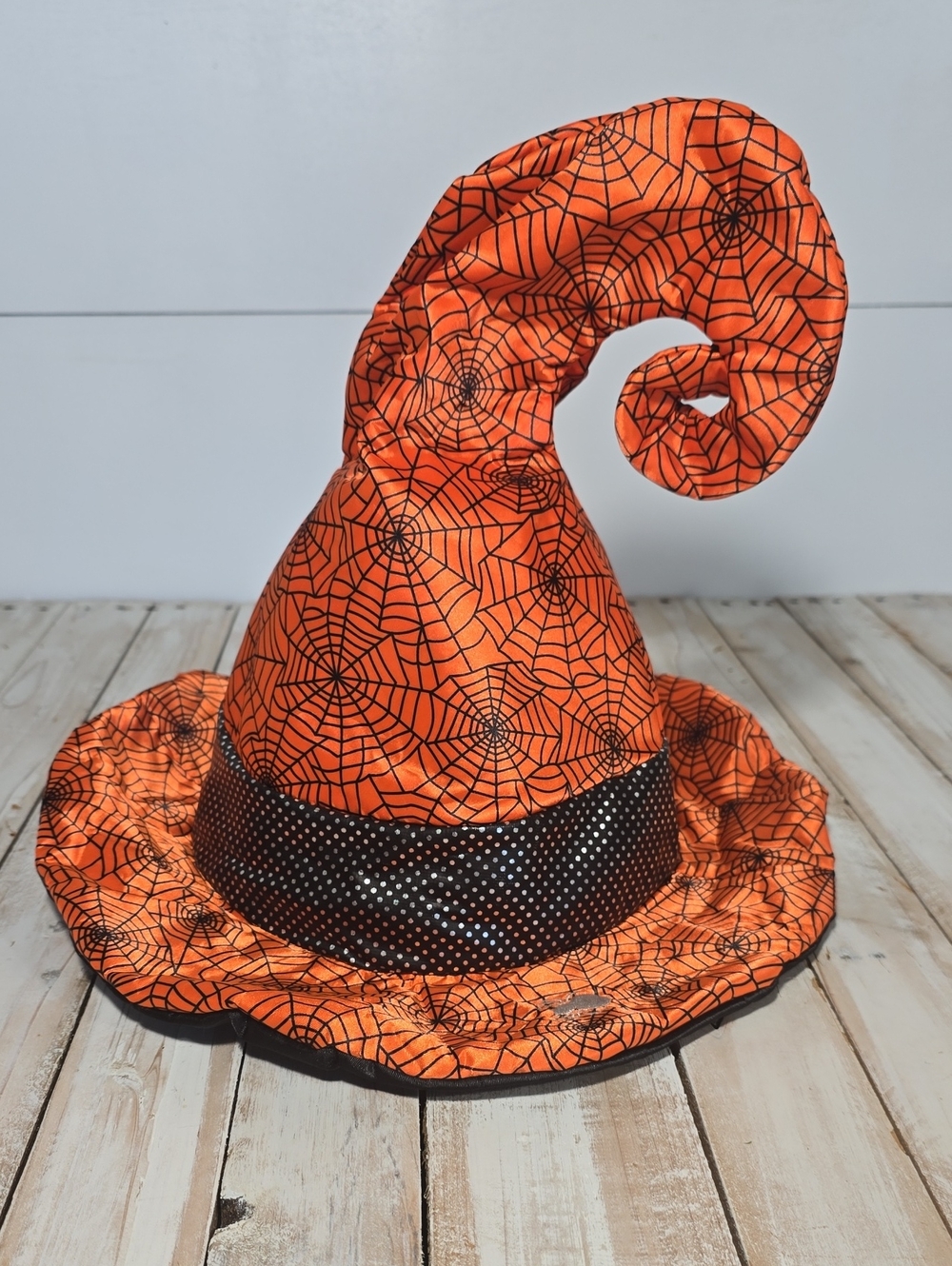Avon Singing & Dancing Halloween Witch's Hat - Plays Addams Family Theme